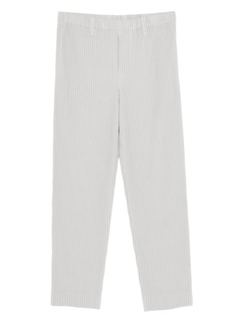 pleated trousers
