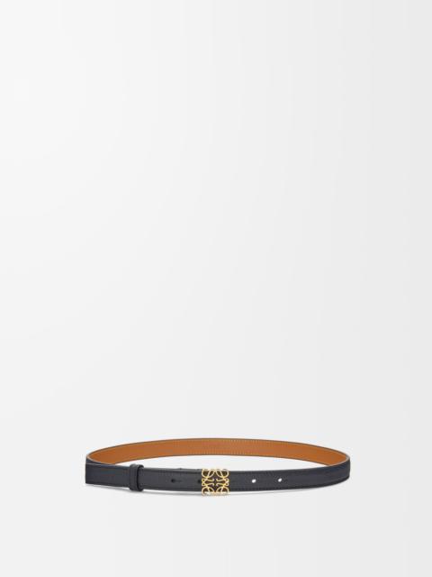 Anagram belt in pebble grain calfskin