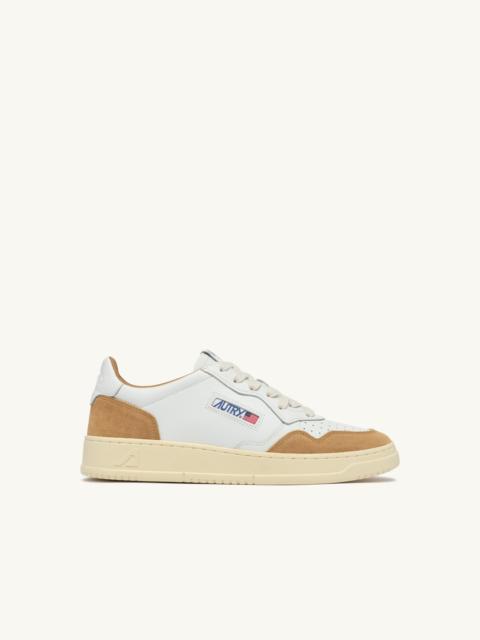 MEDALIST LOW SNEAKERS IN WHITE LEATHER AND COPPER SUEDE