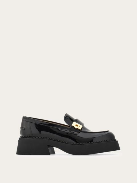 Hug buckle chunky loafer