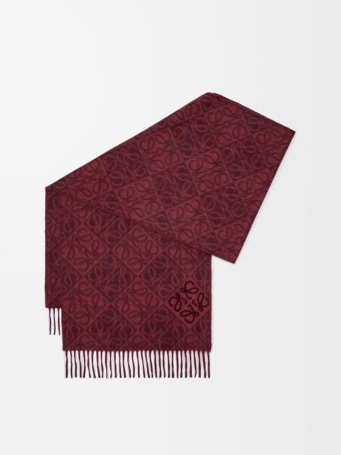Anagram scarf in wool and cashmere