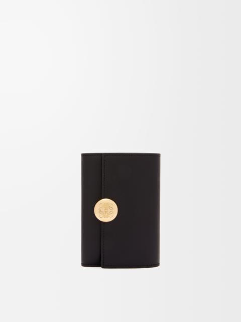 Pebble small vertical wallet in shiny nappa calfskin