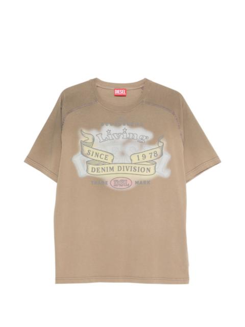 graphic-print T-shirt