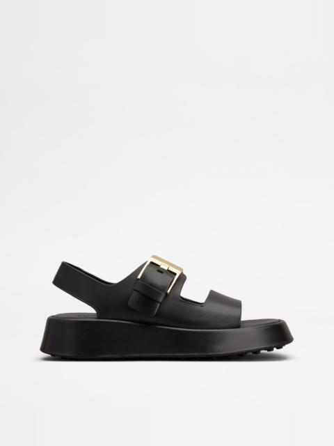 SANDALS IN LEATHER - BLACK