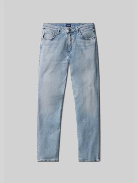 London Tapered Slim Perform
In Light Wash