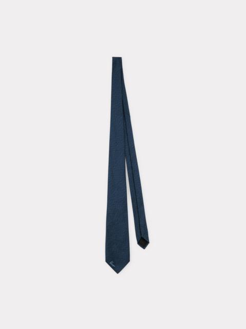Wide tie in silk