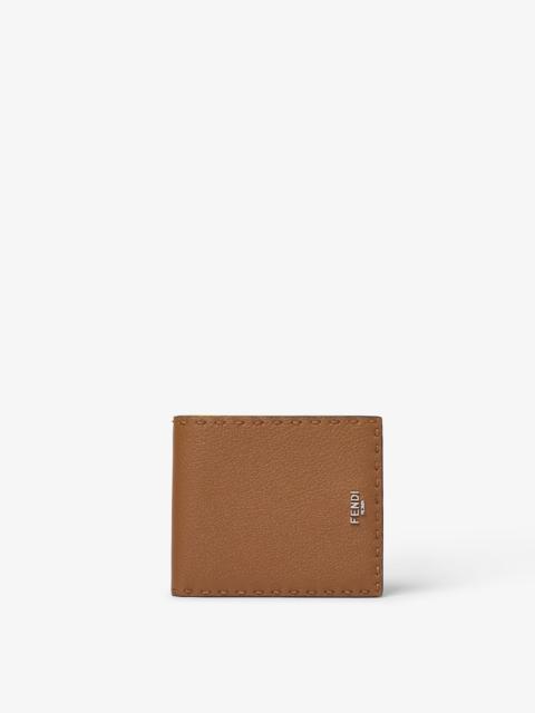 Selleria Wallet Tan-color and sunflower yellow Selleria bi-fold wallet with 134 hand-sewn stitches