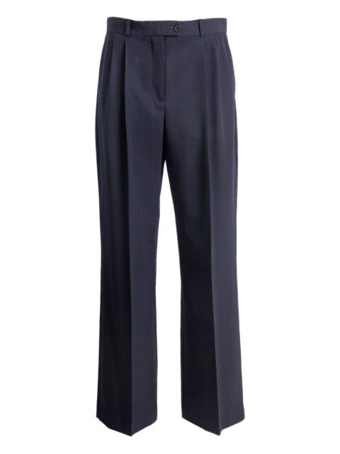 pleated trousers