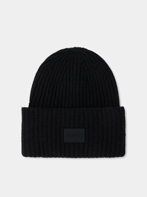 Hat Lahra in Black