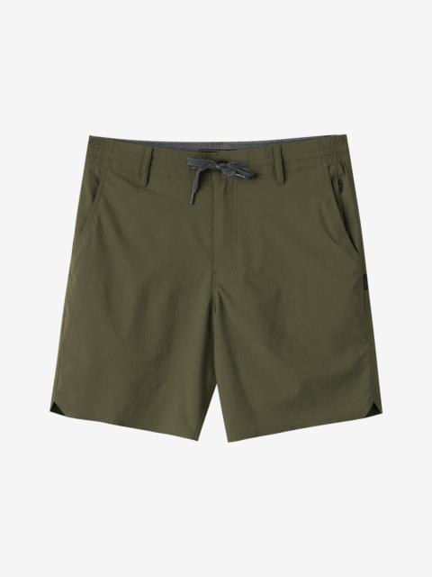 TRVLR Halfback 18" Hybrid Shorts