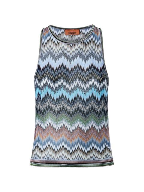 chevron-pattern top