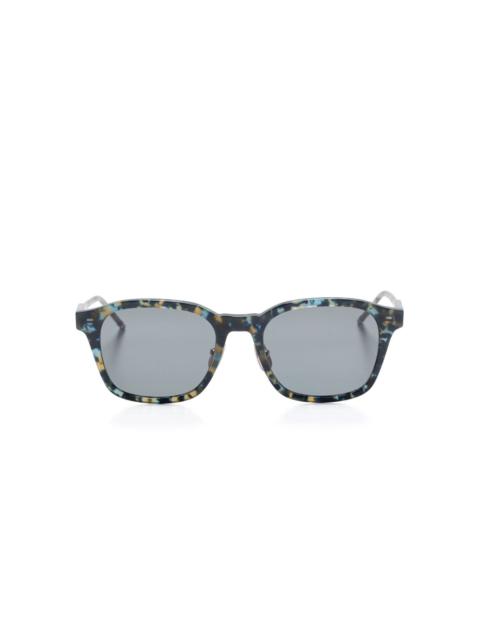 abstract-pattern sunglasses