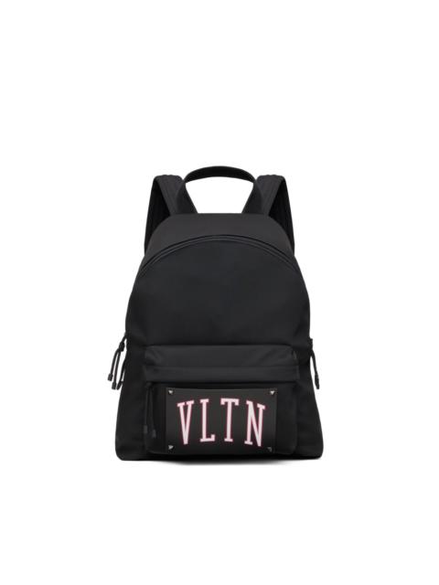 logo-patch backpack