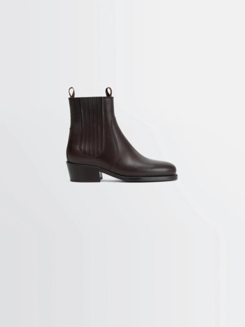 CHELSEA BOOTS