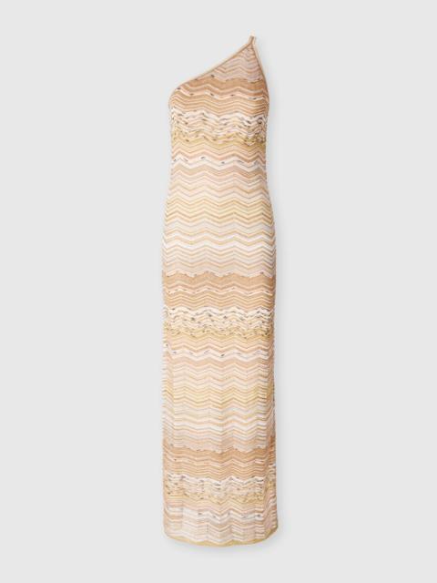 Long one-shoulder dress with a chevron pattern with sequins