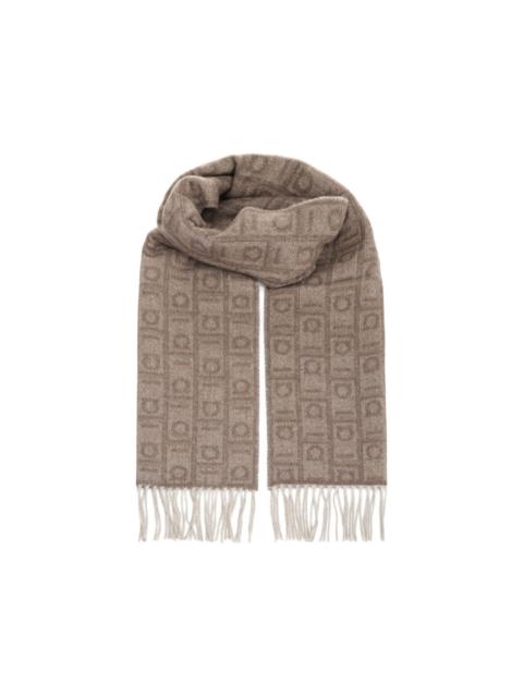 fringe-detail geometric-pattern scarf