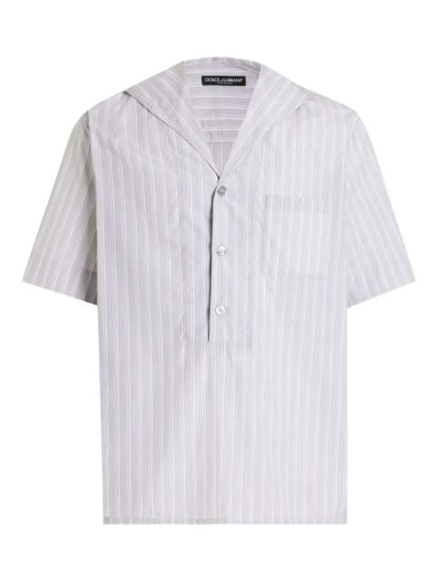 Three-button Short Sleeved Shirt