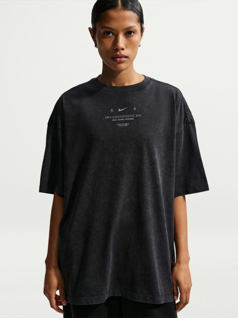 Nike Sportswear Classic Women's Oversized T-Shirt