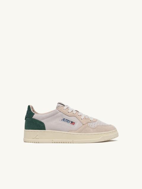 MEDALIST LOW SNEAKERS IN TRICOLOR SAND AND GREEN SUEDE
