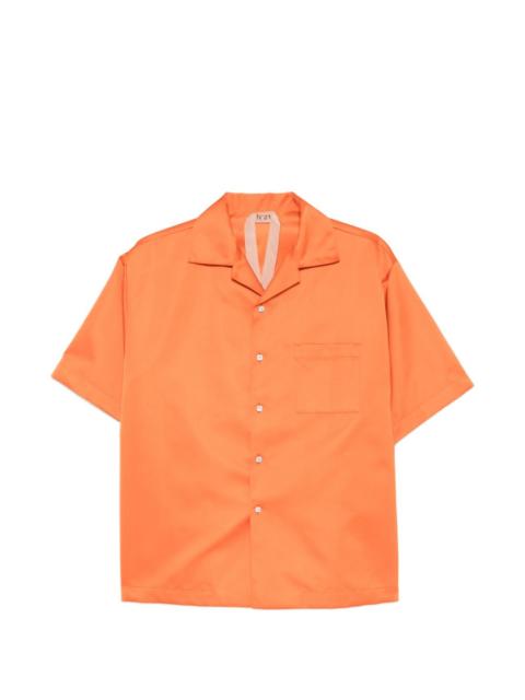 chest-pocket short-sleeve shirt