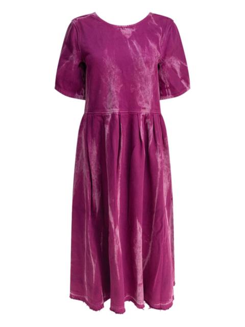 buckle-fastening pleated midi dress