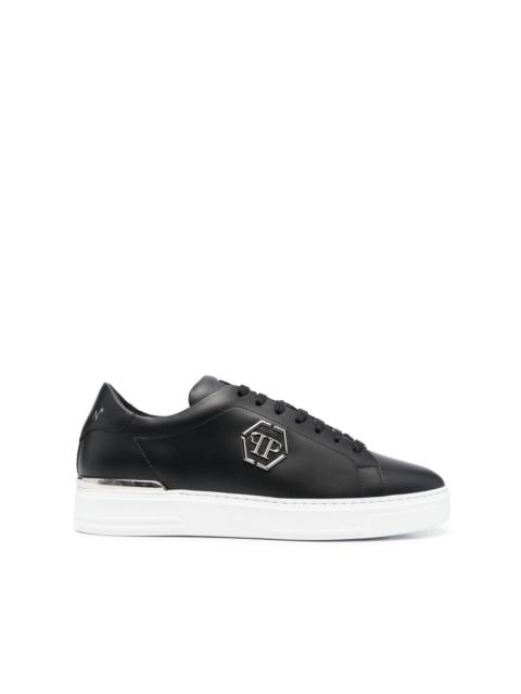 Hexagon low-top leather sneakers
