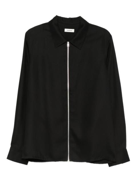 zip-fastening shirt