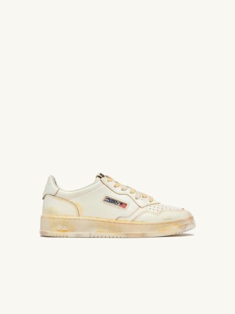 MEDALIST LOW SUPER VINTAGE SNEAKERS IN WHITE LEATHER