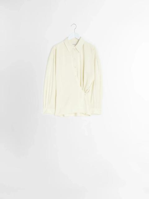 STRAIGHT COLLAR TWISTED SHIRT