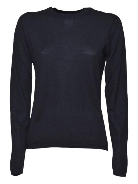 long-sleeved crew-neck T-shirt