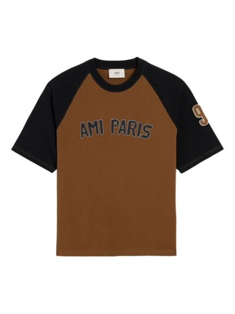 logo-embroidered T-shirt