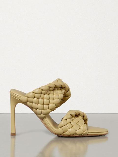 THE Curve Sandals