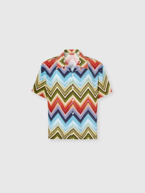 Bowling shirt in viscose with macro zigzag print