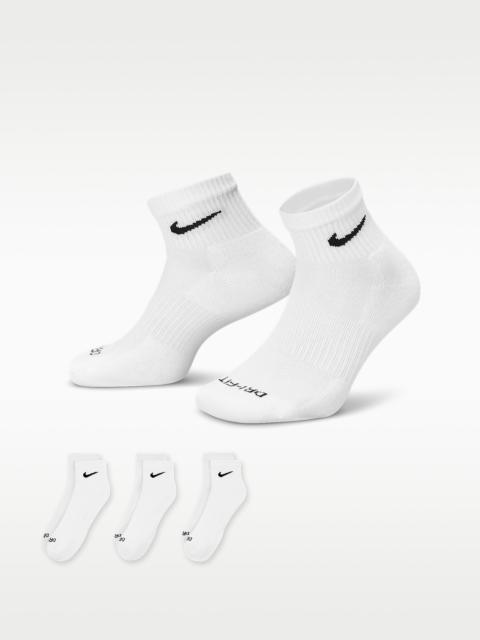 Nike Everyday Plus Cushioned Training Ankle Socks (3 Pairs)