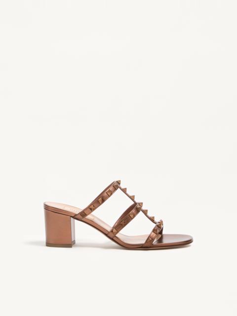 ROCKSTUD METALLIC CALFSKIN LEATHER SLIDE SANDAL 60 MM