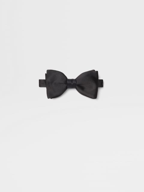 BLACK SILK BOWTIE