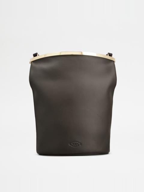 BUCKET BAG IN LEATHER SMALL - BROWN