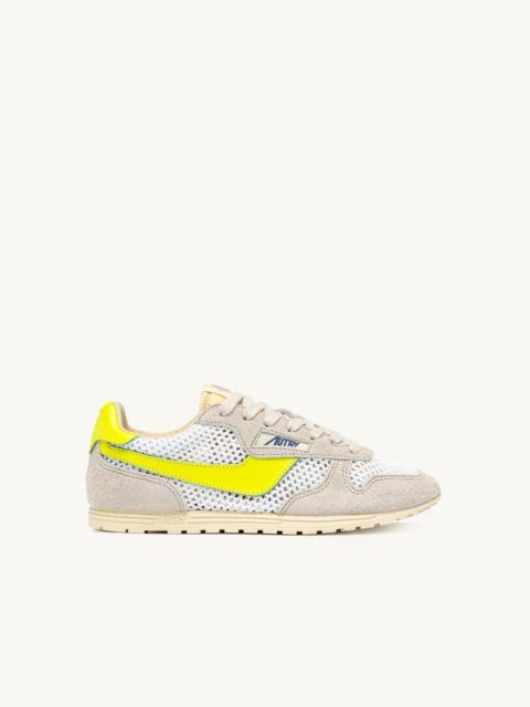 WINDSPIN SNEAKERS IN WHITE SAND AND EVENING PRIMROSE MESH AND LEATHER