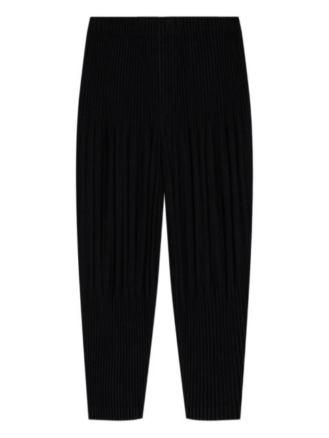 pleated trousers