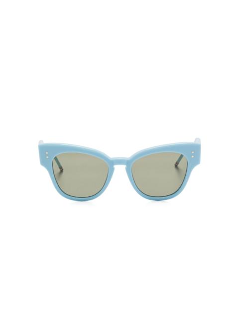 cat-eye sunglasses