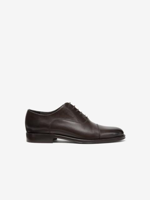 Brown leather Oxford shoes