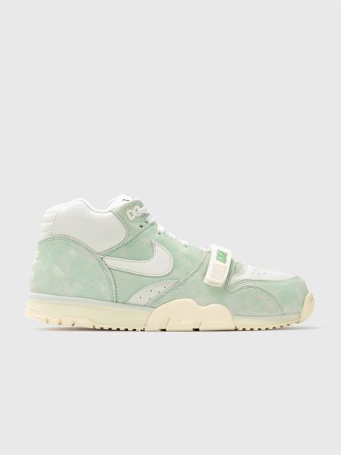 NIKE AIR TRAINER 1
