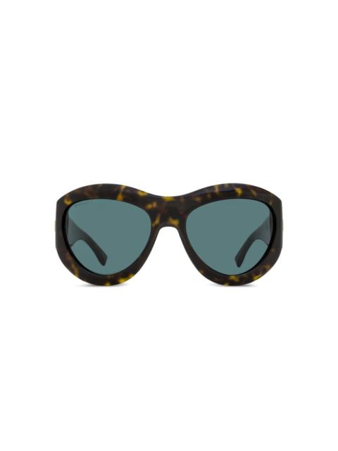 oval-frame sunglasses
