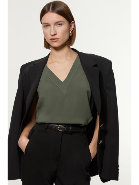 Tailored Crepe Essential Sleeveless Longline Top