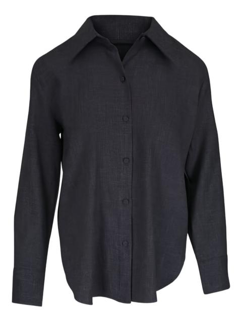 point-collar shirt
