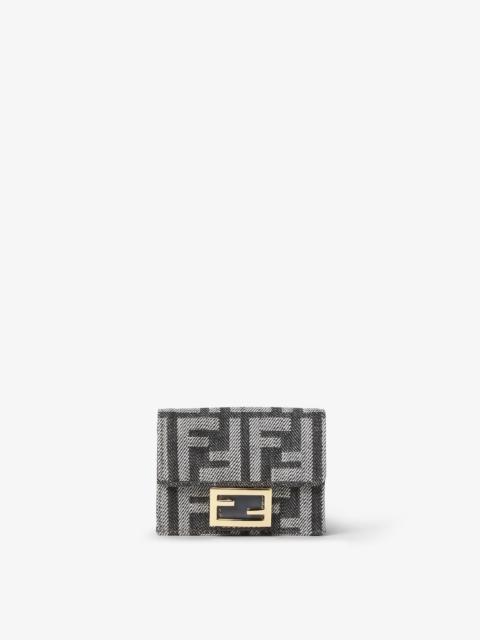 Baguette Micro Trifold