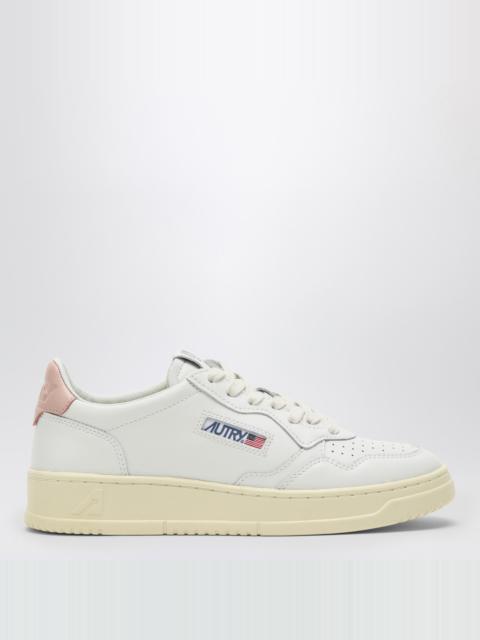 White/pink leather Medalist sneakers
