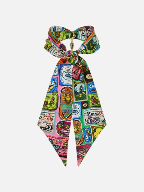 SKINNY NECK SCARF WITH TRINKET