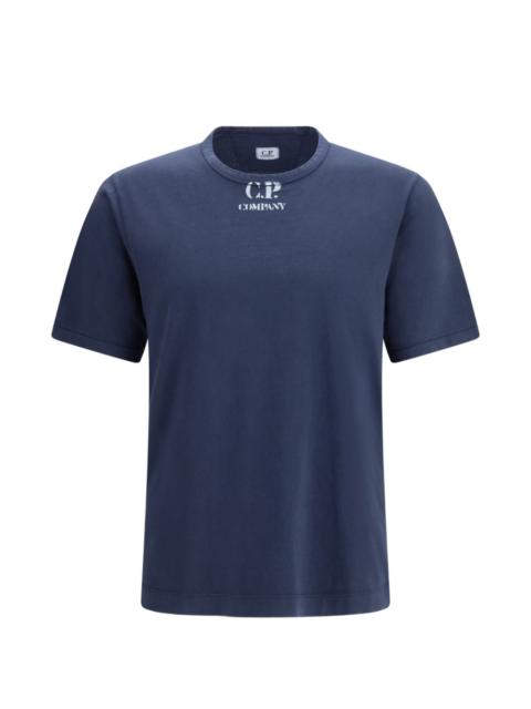 short-sleeved T-shirt