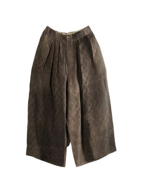 pleated pattern trousers